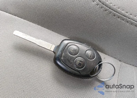 2014 Ford Fiesta Se z USA, uszkodzony, nr VIN 3FADP4EJ7EM110110